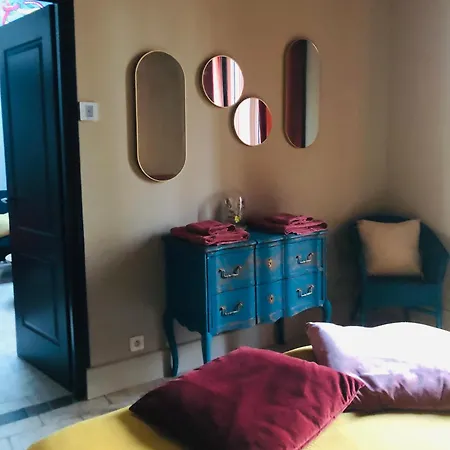 Au Bout Du Pre Pézenas